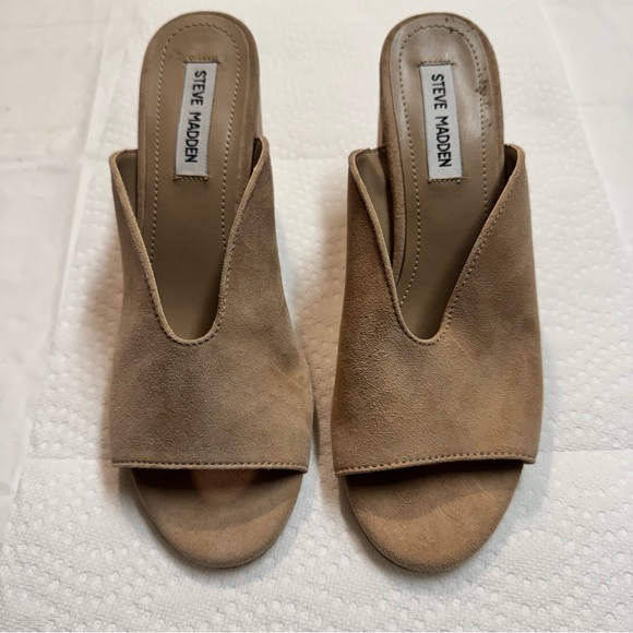 Steve Madden Chance Heel in Taupe - Picture 3 of 8